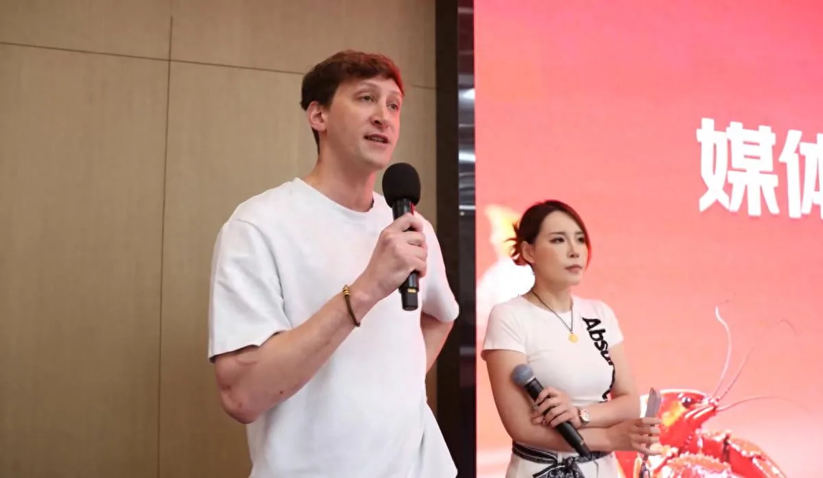 埃文·凯尔中国农业游：点赞中国电商平台，美国没有鲜荔枝